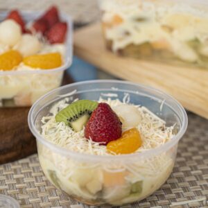 Salad Buah Premium dengan Keju Melimpah